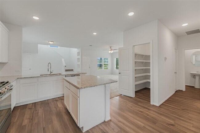 Building Photo - 133 Everglades Dr