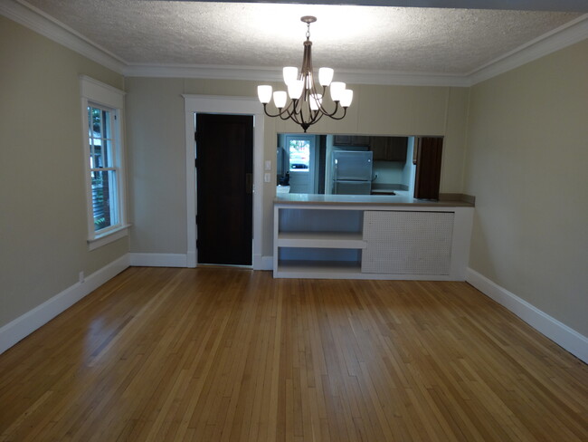 Dining Room - 707 E 8th St