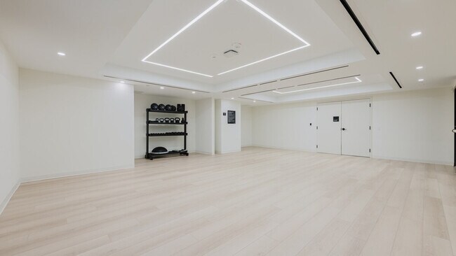 Building Photo - 350 N Miami Ave