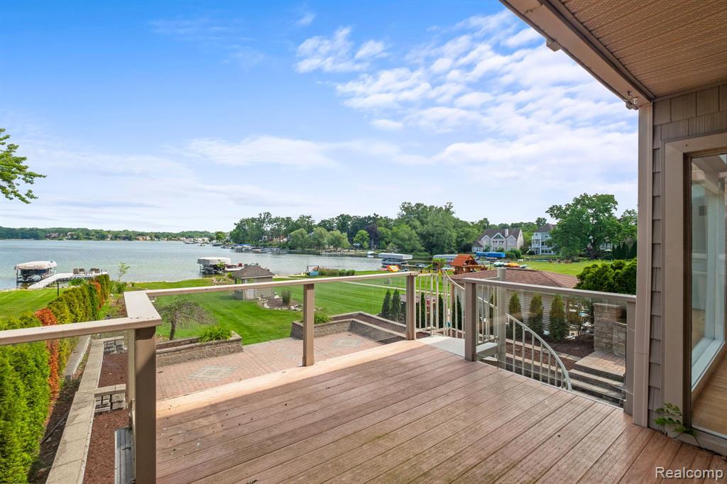 Building Photo - 2380 Walnut Lake Rd