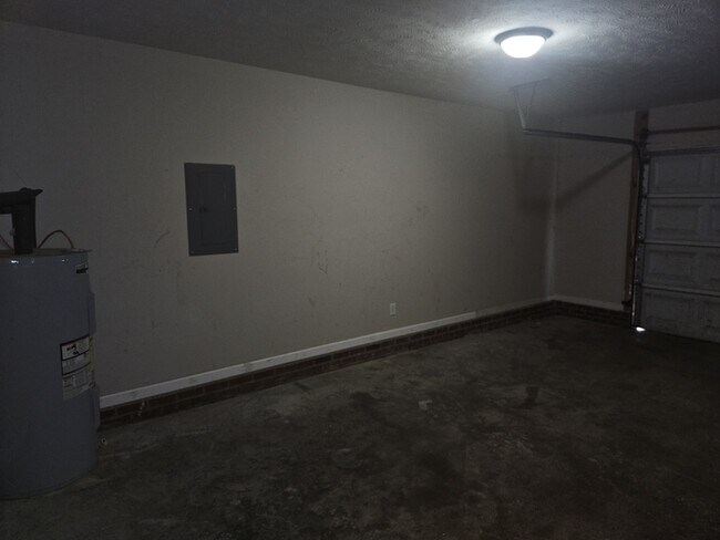 Building Photo - 230 Van Buren Dr