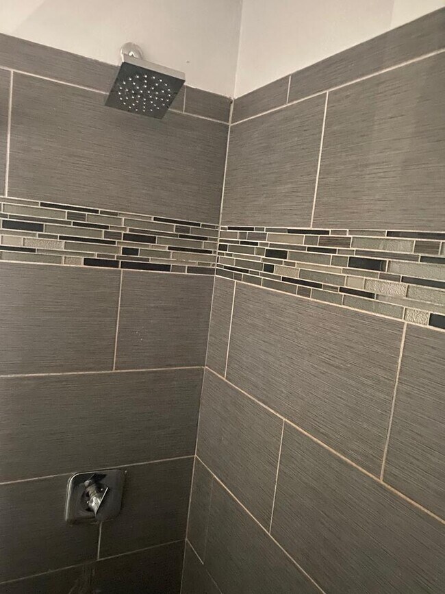 Building Photo - 1114 Jackson St