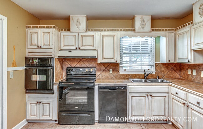 Building Photo - 1431 Brecon Dr