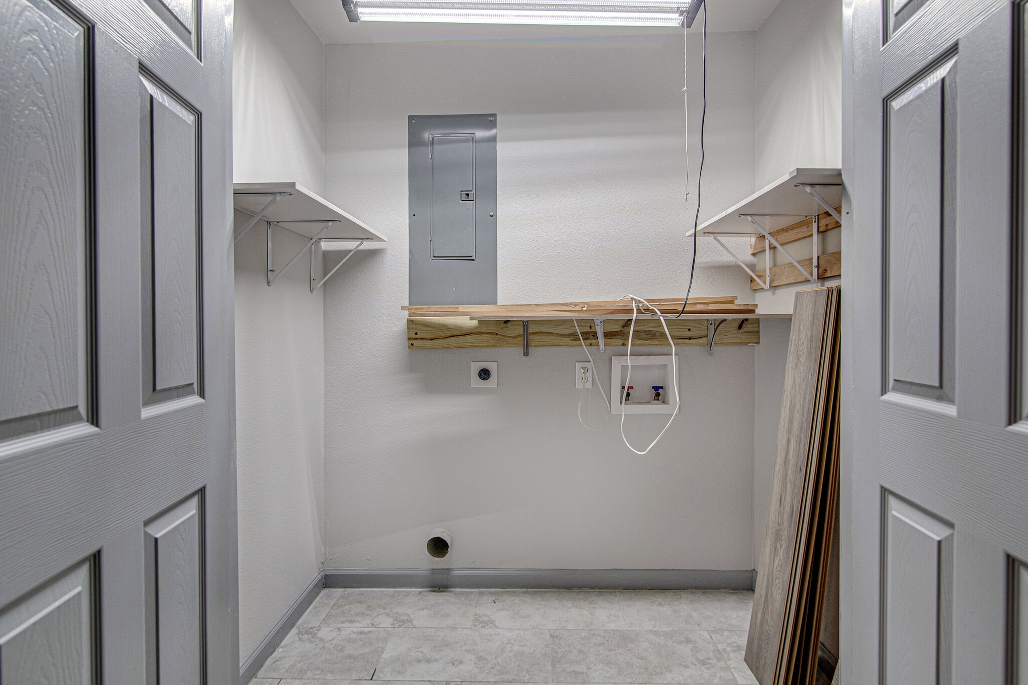 utilit/ washer/ dryer room - 308 Sundown Ct