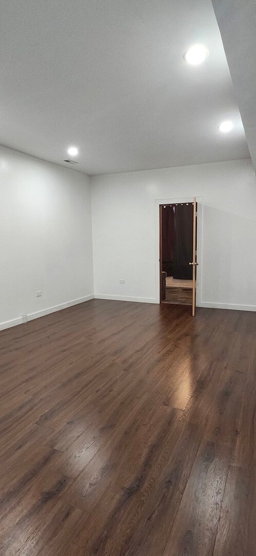 Building Photo - 1453 N Lotus Ave