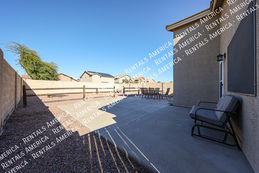 Building Photo - 42610 W Michaels Dr