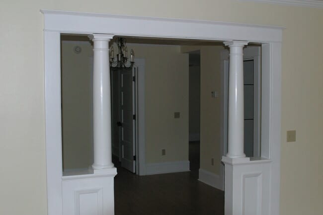 Building Photo - 326 College St