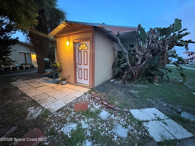 Building Photo - 2910 Riverview Dr