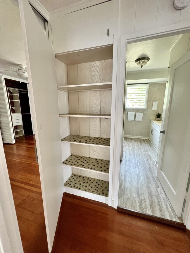 Building Photo - 330 Lapa Pl