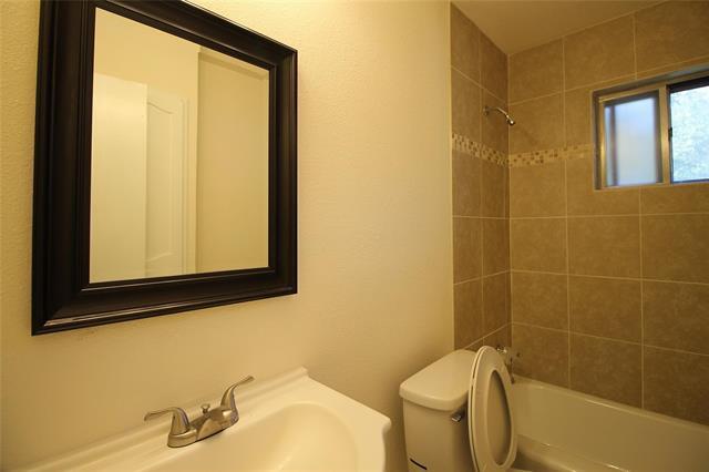 Building Photo - 3504 Bahamas Dr