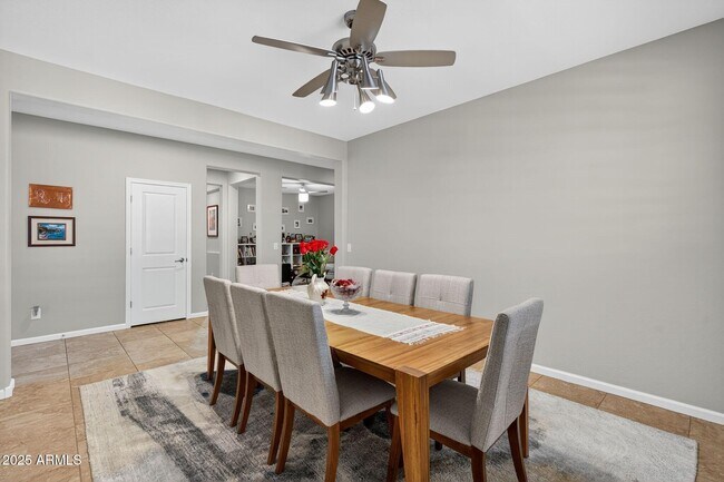 Building Photo - 8984 W Diana Ave