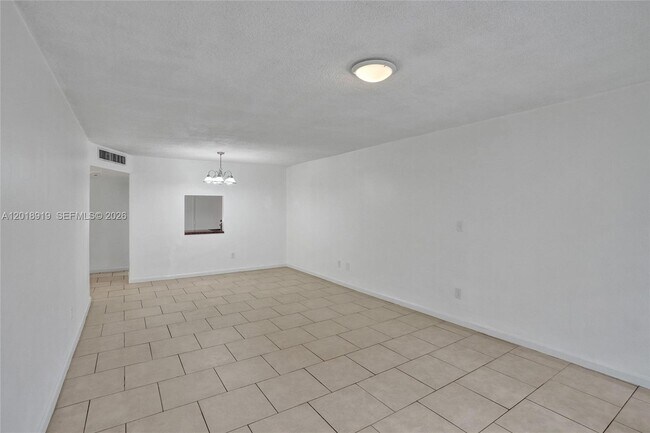 Building Photo - 1601 NE 191st St