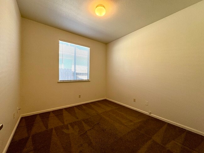 Building Photo - Great 3 Bedroom 2 Bathroom Home for Rent i...