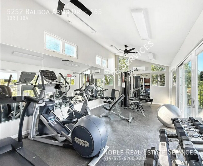 Building Photo - 5252 Balboa Arms Dr