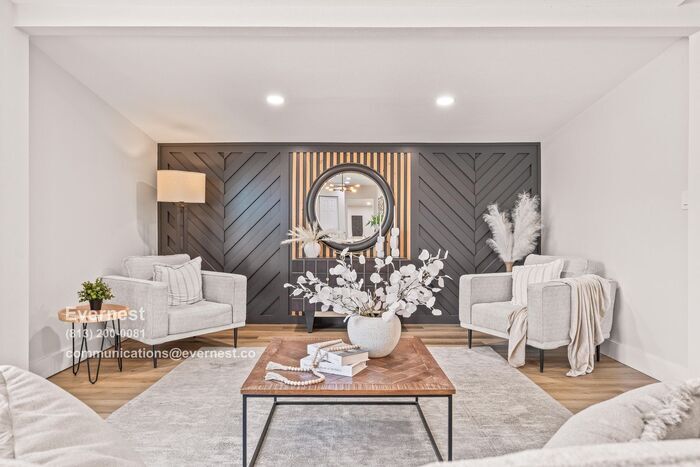 Building Photo - 5908 S Manhattan Ave