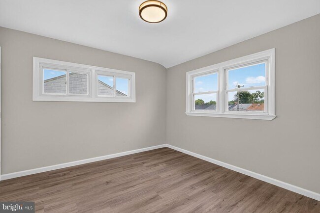 Building Photo - 1524 Barkley Ave