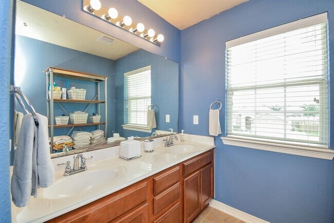 Building Photo - 3322 Aegean Dr