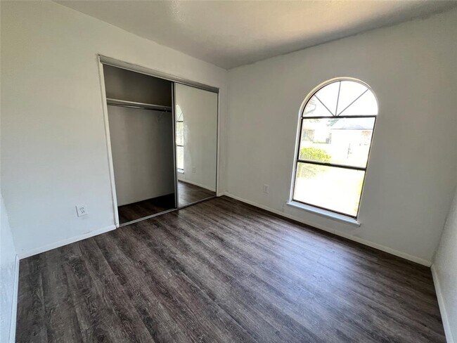 Building Photo - 24315 Beef Canyon Dr
