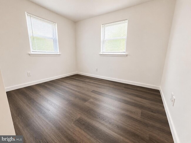 Building Photo - 5081 Defford Pl