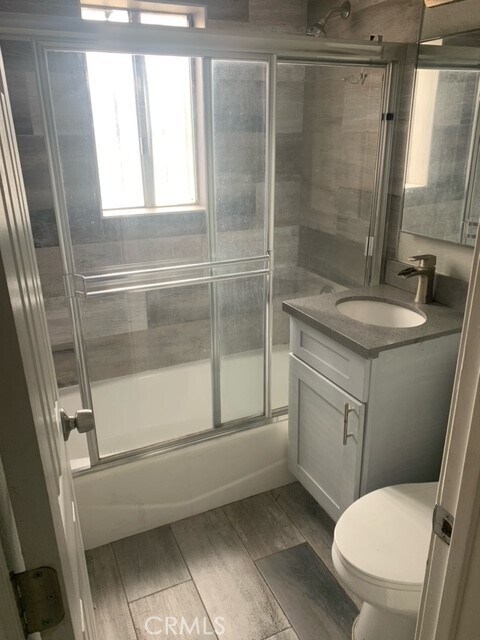 Building Photo - 422 W Palm St