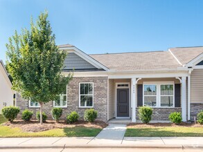 Building Photo - Lovely 3 Bed 3 Full Bath Townhome in Waxhaw!