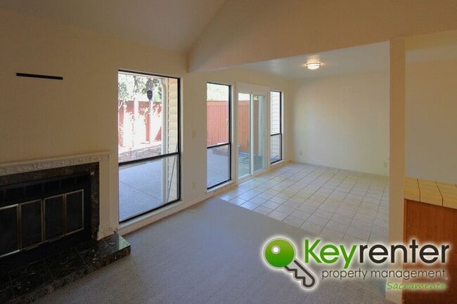 Building Photo - 8021 Sawgrass Cir