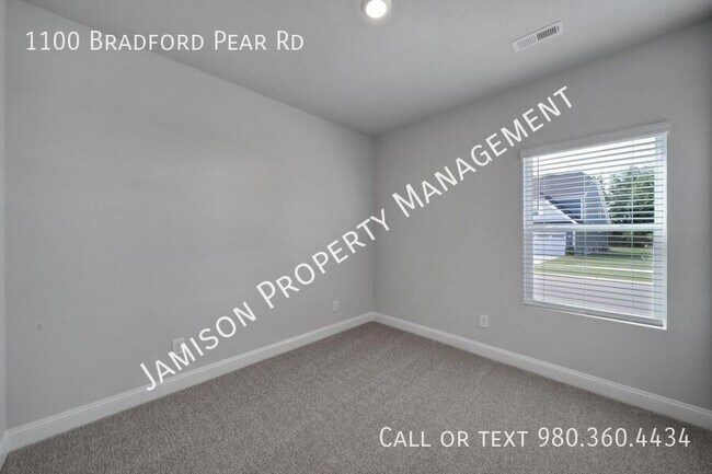 Building Photo - 1100 Bradford Pear Rd
