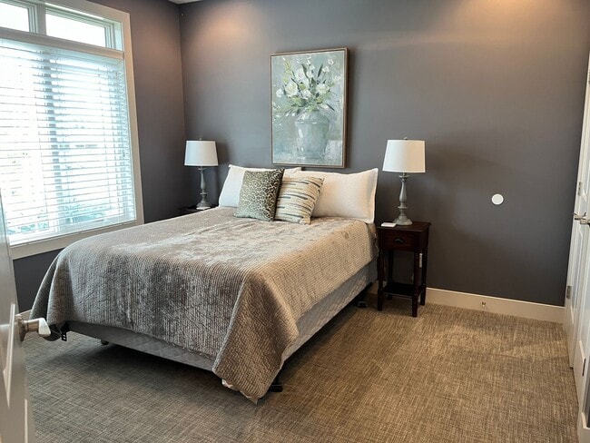 Building Photo - Rochester's Finest Guest Home