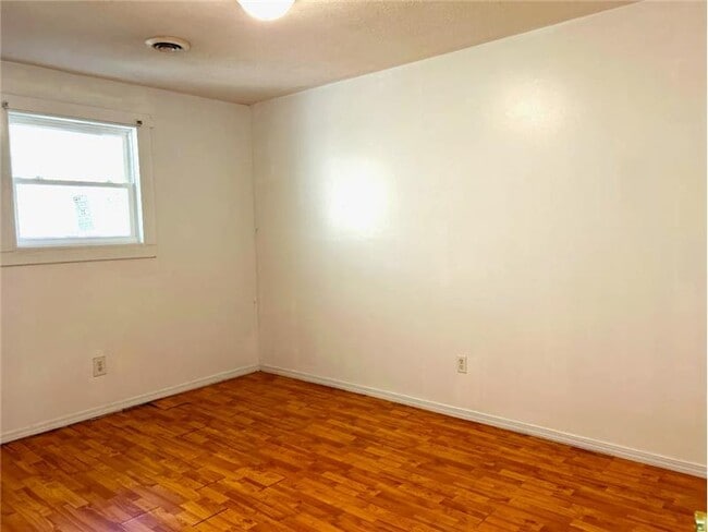 Building Photo - 375 N 12th St