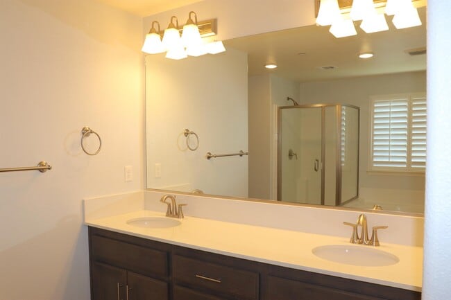 Building Photo - 1884 Clover Drive