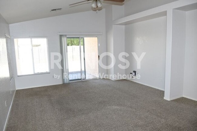 Building Photo - Ideal 3 Br 2 Ba 2 Cg Home Near Loop 303 & Greenway in Surprise!