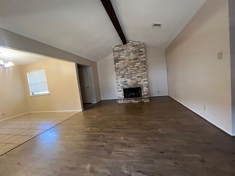 Building Photo - 7136 Rimwood