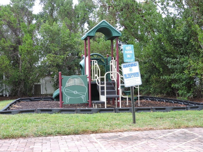 Building Photo - 121 Hemingway Ct