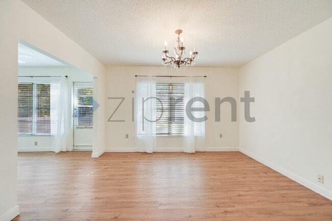 Building Photo - 1624 Whitehead Dr