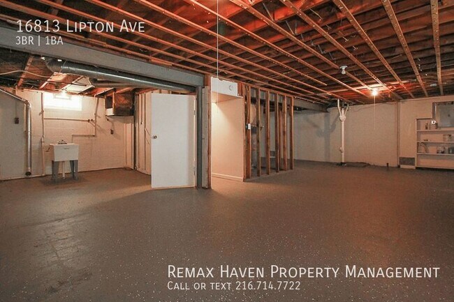 Building Photo - 16813 Lipton Ave, Cleveland - Charming 3 B...