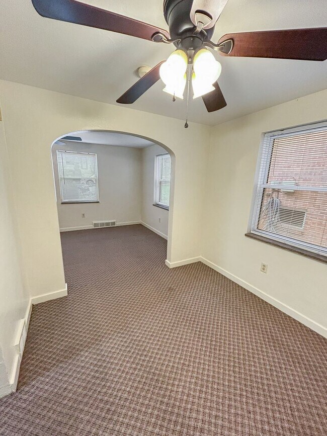 Building Photo - 1028 Fleming St