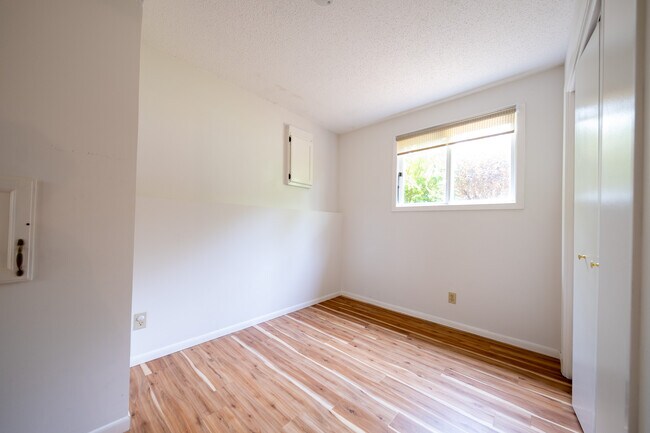 Building Photo - 13396 Everest Ave