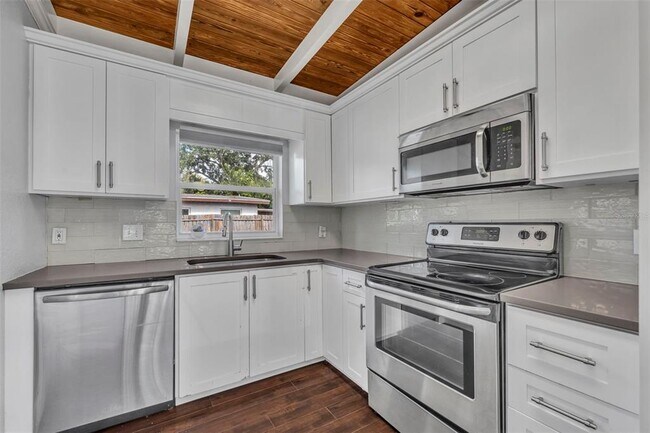 Building Photo - 2805 Northwood Blvd