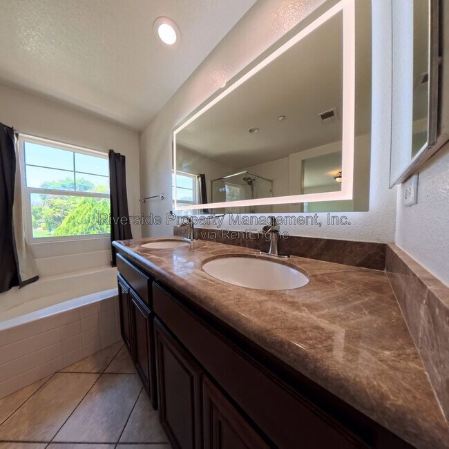 Building Photo - 4031 Cey Ct