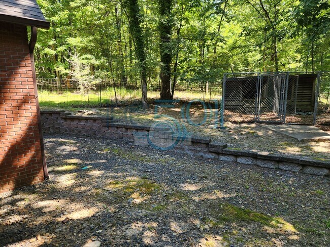 Building Photo - RARE exquisite home on acreage in the heart of West Little Rock!