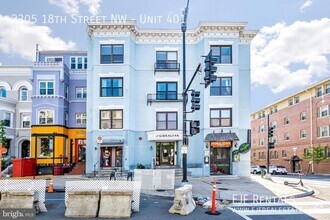 Building Photo - Top Floor Adams Morgan One Bedroom W/Washe...