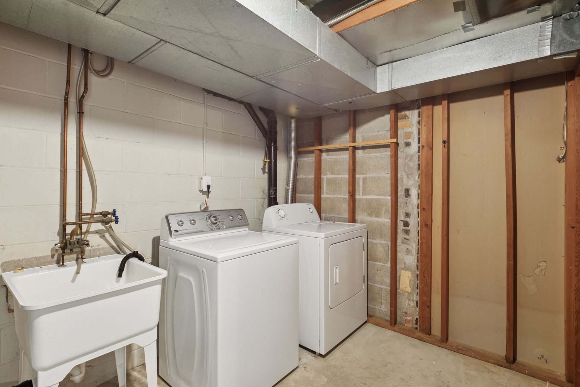 Building Photo - 7207 Heatherton Cir
