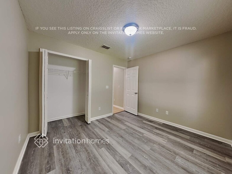 Building Photo - 1672 Northglen Cir