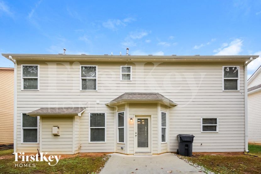 Building Photo - 315 Roland Manor Dr