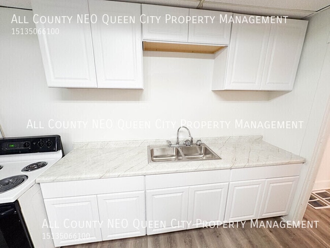 Building Photo - 225 Pleasant Ave