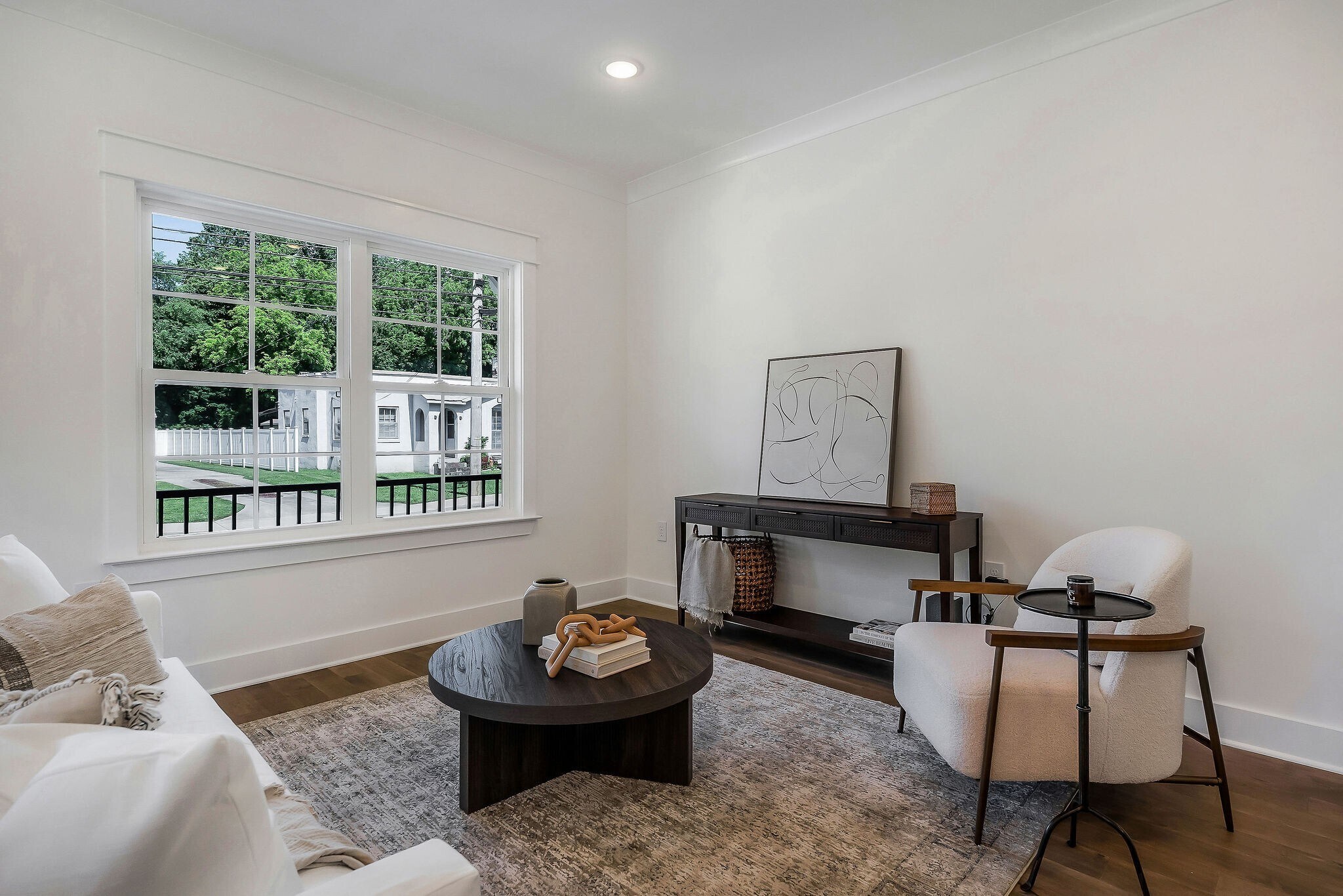 Building Photo - 207 S High St