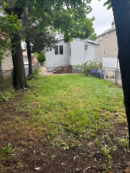 Backyard - 209 Fern Ave