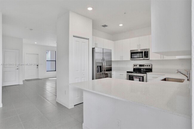 Building Photo - 252 SW 159th Terrace