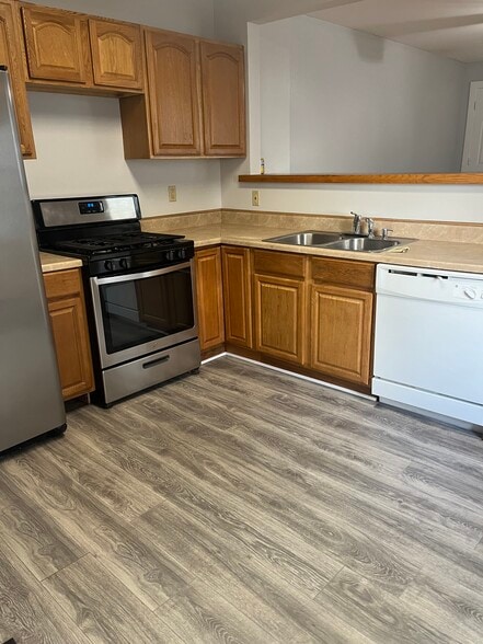 Kitchen - 109 Filmore St