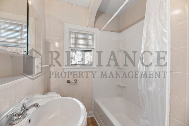 Building Photo - 2010 S Terrace Dr